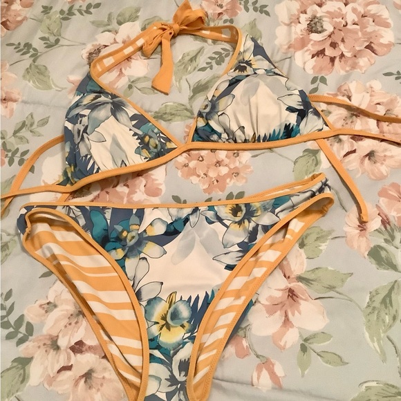 Bikini floral striped Reversible size 14/16 XL yellow stripped one side … - Picture 13 of 13